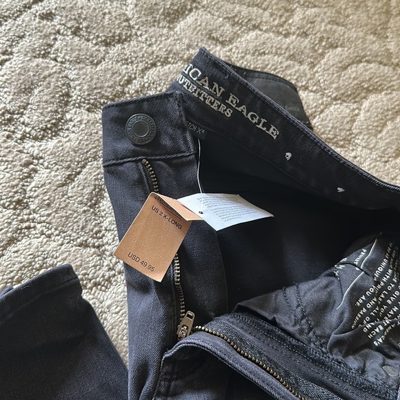NWT American Eagle Black Skinny Jeans Size 2 X LONG - Picture 2 of 3